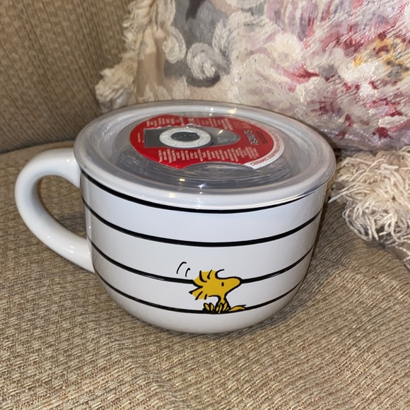 🤍💛🖤NWT Peanuts Collectible Snoopy 24oz Ceramic Food Mug - Picture 3 of 9